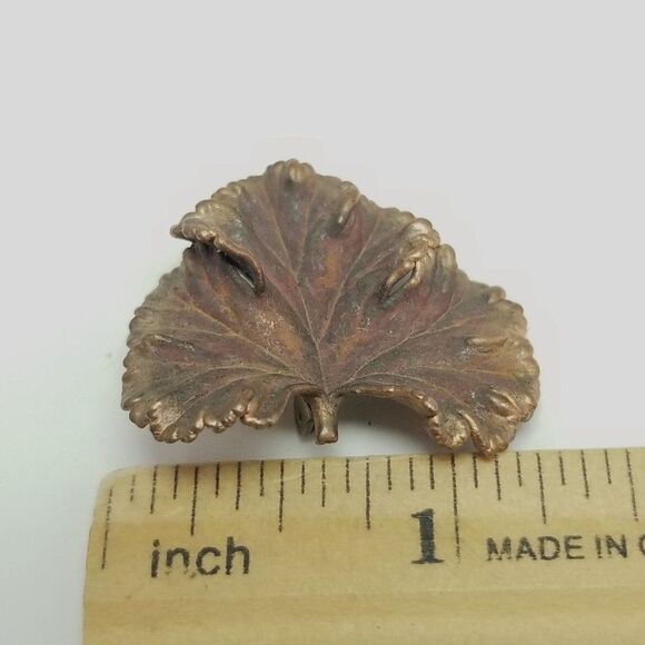 Vintage Naturalistic Leaf Shape Brooch, Brown and Gold Tone, Organic Style - Picture 4 of 6